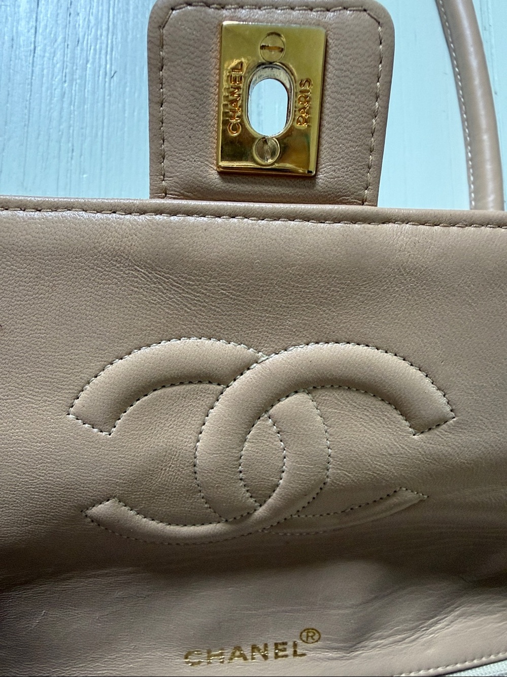Chanel Beige Leather Quilted Bag - Picture 6 of 12
